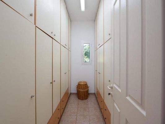 Kreta, Elounda: Villa mit Pool und atemberaubendem Meerblick auf die Bucht zu verkaufen