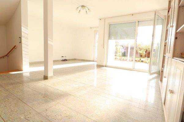 ...mit Ausgang in den Garten