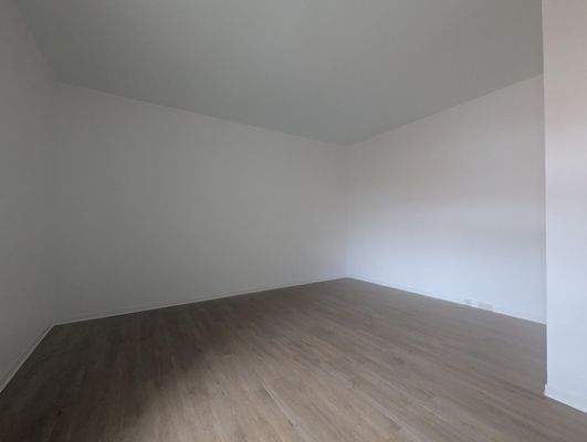 Schlaf-/ oder Kinderzimmer im EG /4-Raum Wohnung)