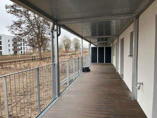 Balkon mit Gartenzugang