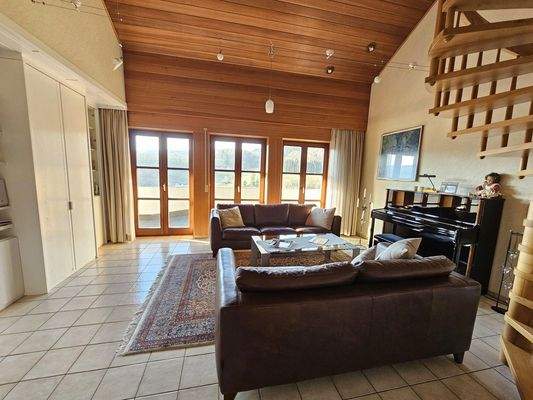 WZ mit Blick zum Balkon