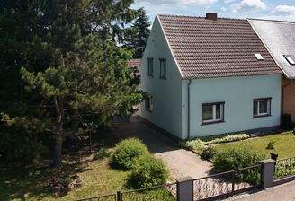 Hausansicht von der Straße