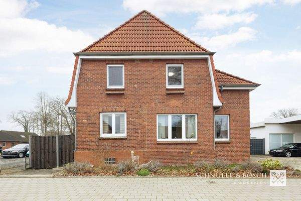 Durch die Dachform sind im Obergeschoss keine Dachschrägen