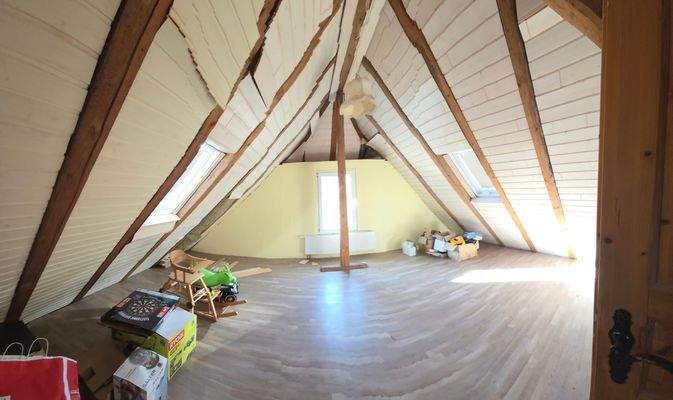 Räumlichkeiten / Ausbaureserve im Dachgeschoss 2