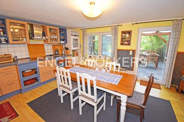 Küche mit Zugang zur Veranda