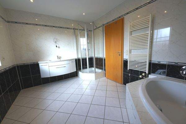 Vollbad Obergeschoß