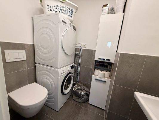 WC mit Waschmaschinenanschluss