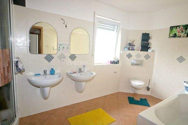 3354 OG Wannen-Duschbad a