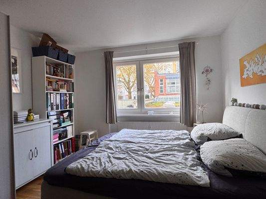 Kuscheliges Schlafzimmer zum leisen Innenhof