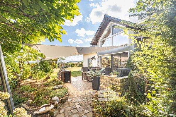 Terrasse angrenzend Küche