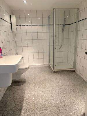 Duschbad im Souterrain 