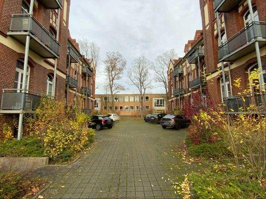 Freifläche zwischen den Gebäuden Nr. 4 A und 4 B