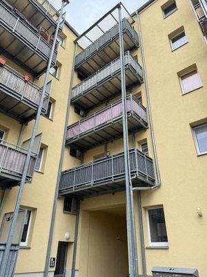 Balkone mit Durchfahrt