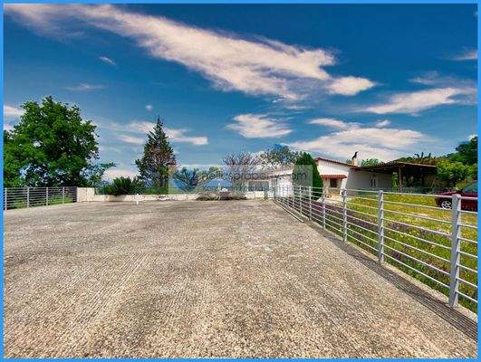 004eabcc62fe4fb1bb7bf8b3d6a42a1d-original