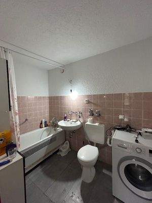 Badezimmer mit Wanne