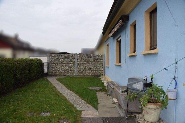 Weg zum Fahrradschuppen