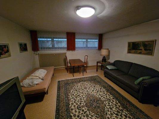 Wohnliches Souterrain-Zimmer