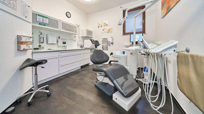 EG-Praxis_Behandlungsraum_02_01