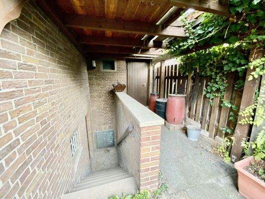 Kellertreppe mit Zugang