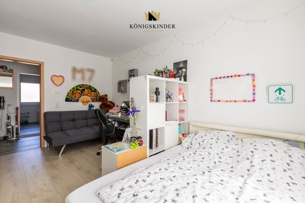 Kinderzimmer 1 zum Flur