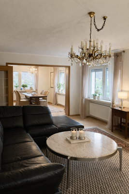 Wohnzimmer mit Essbereich