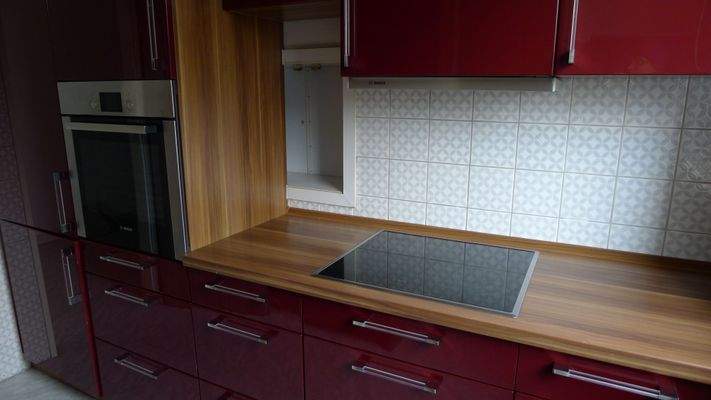 Einbauküche in rot