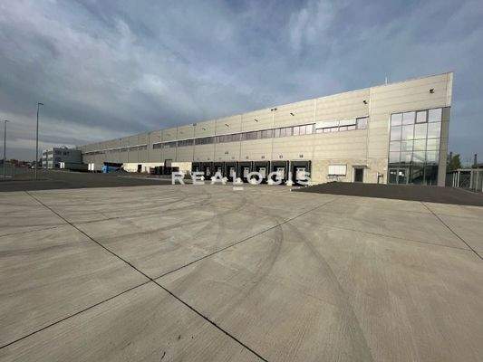 Außenansicht Hallenfläche