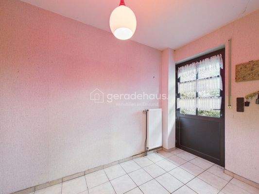 CAM03818G0-PR0073-STILL036