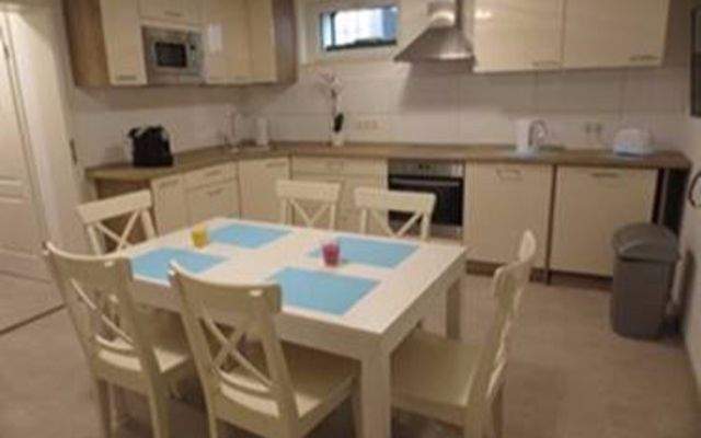 esstisch Hahnstrasse.jpeg