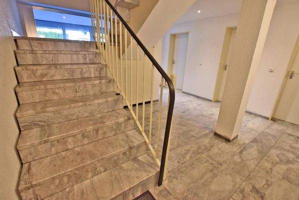 Naturstein Treppenhaus