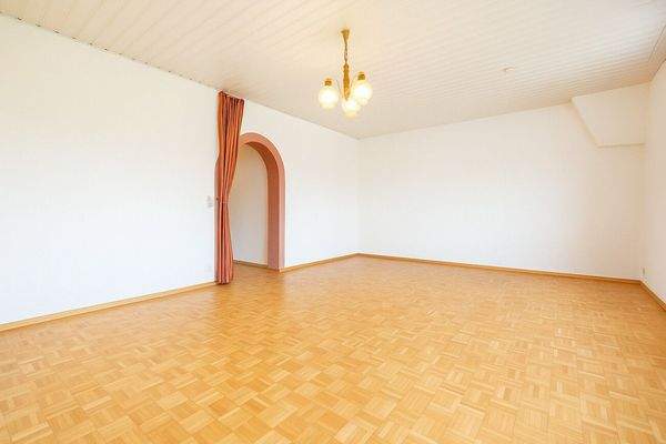 Wohnzimmer leergeräumt