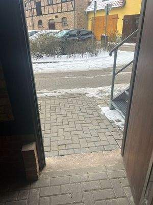 Eingang/Ausgang Aufzugsraum