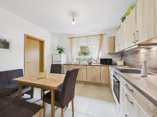 Küche mit Essbereich