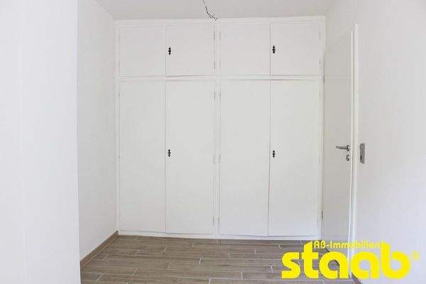 ... mit Einbauschrank