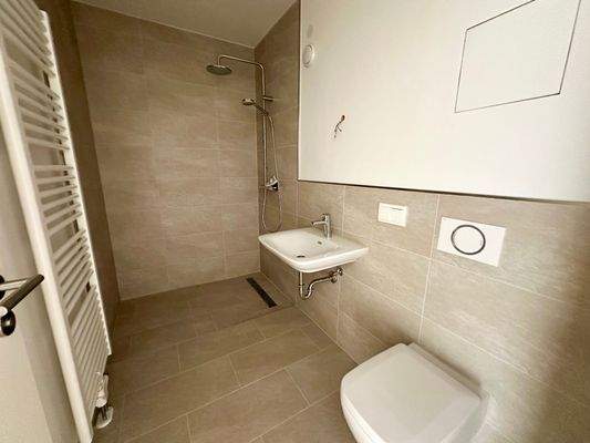 Gäste-Bad mit Dusche