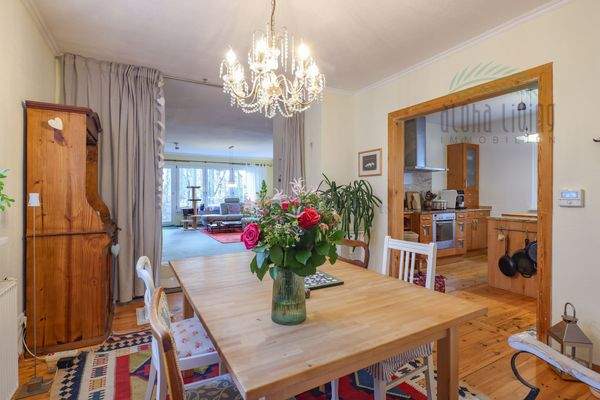 Dining area (ground floor)