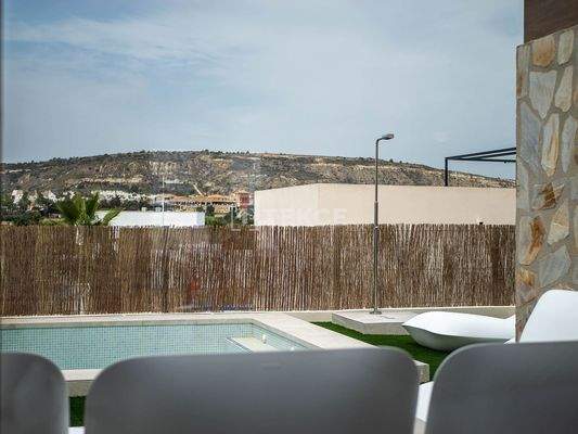 Stylish Mediterranean Villas with Golf & Nature Views in Algorfa