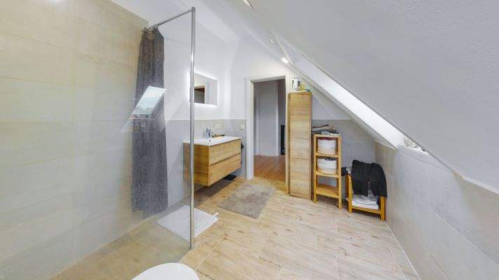 Badezimmer (fast neu)