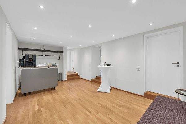 Entrée mit Garderobe