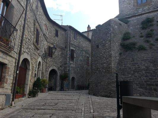 Historisches 4-Sterne-Schlosshotel mit 16 Apartments und 65 Betten - Umbrien