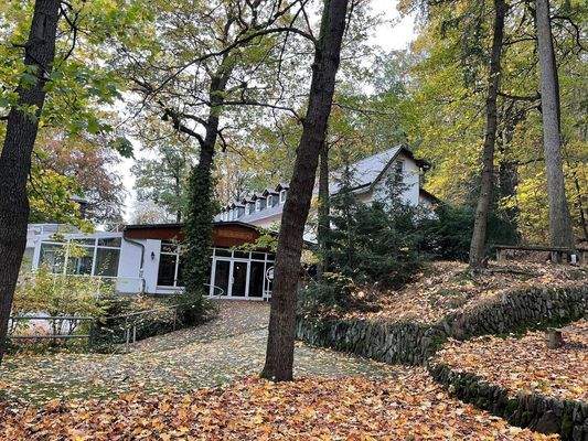 Blick vom Grundstück zum Objekt