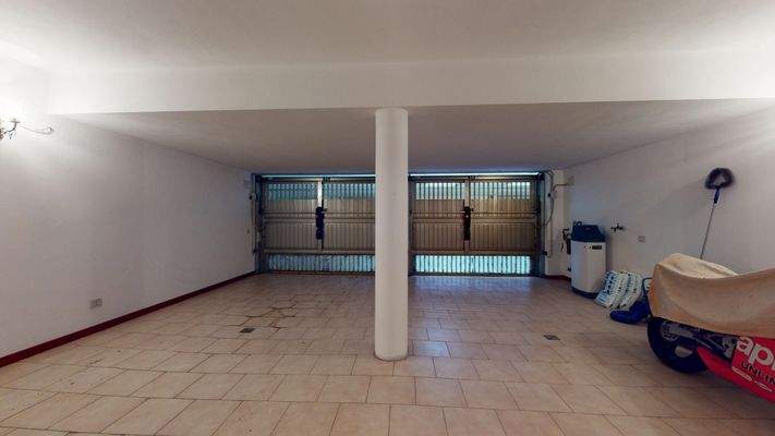 NA-072-10-Villetta-Bifamiliare-con-giardino-e-gara