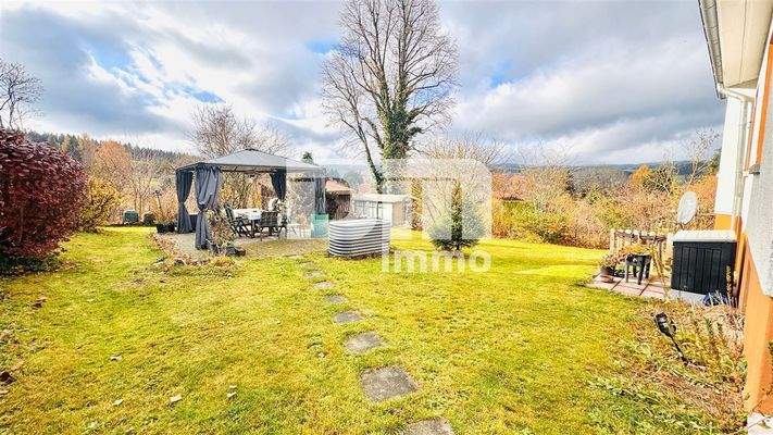 Großer Gartenbereich / Panoramablick