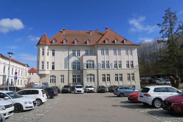 225.04-Gebäudeansicht 1