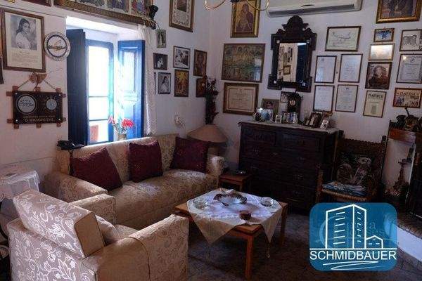 Kreta, Pompia: Traditionelles Haus in schöner Lage mit Innenhof zu verkaufen