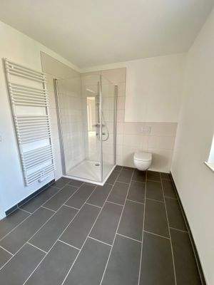 Badezimmer mit Dusche