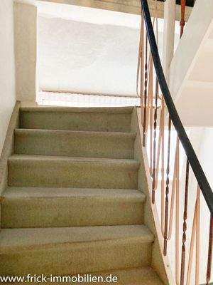 33-Treppe zum Boden.JPG