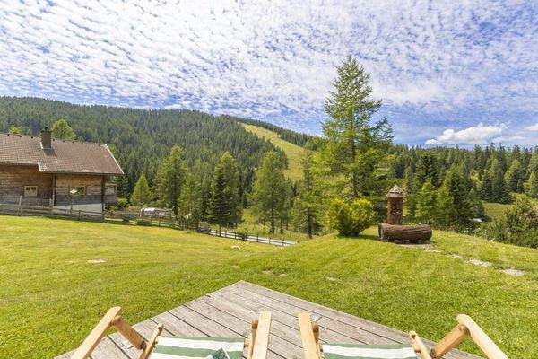 Blick von der Südterrasse auf die Skipiste