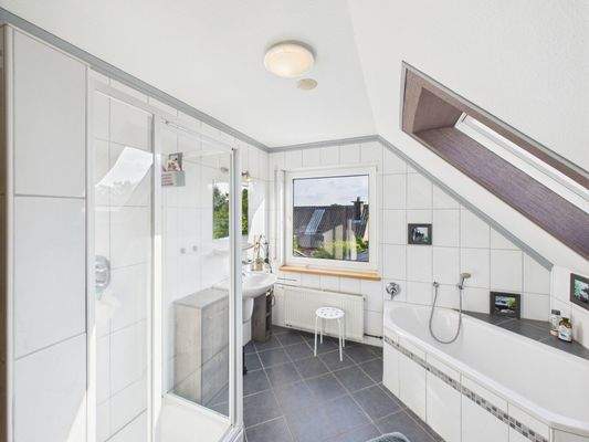 CAM03784G0-PR0076-STILL040