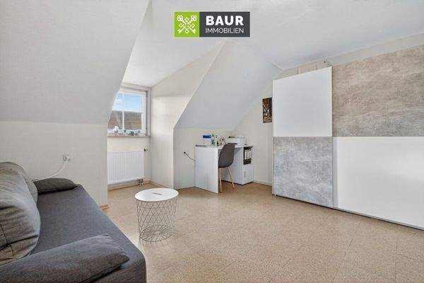 Schlafzimmer DG Wohnung links